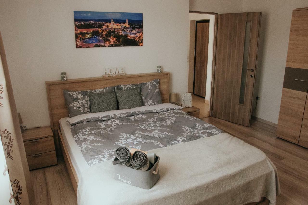 Apartament 1 Decembrie Apartment Alba Iulia Ngoại thất bức ảnh