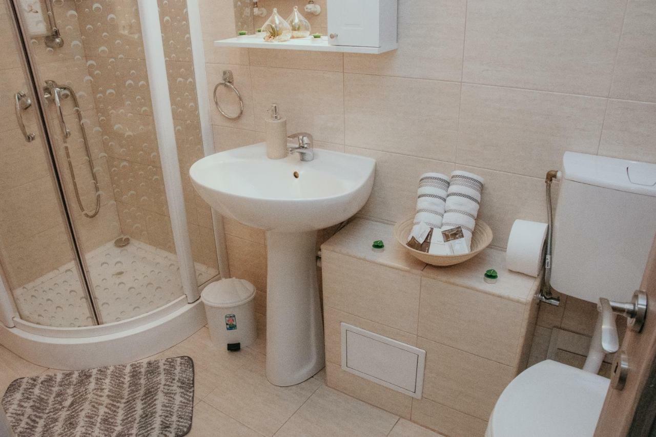 Apartament 1 Decembrie Apartment Alba Iulia Ngoại thất bức ảnh