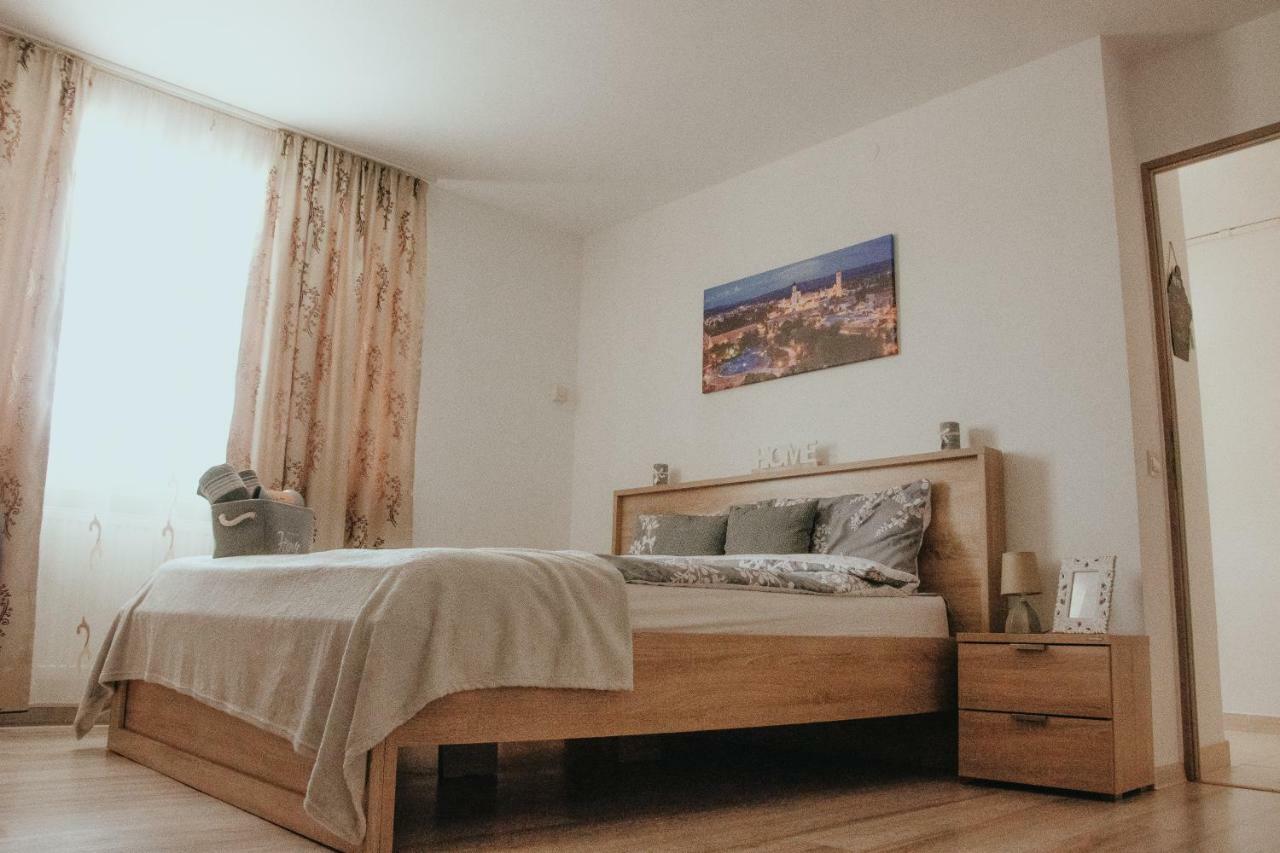 Apartament 1 Decembrie Apartment Alba Iulia Ngoại thất bức ảnh